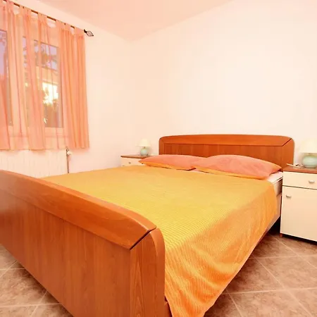 Apartment By The Sea Okrug Gornji, Ciovo - 8440